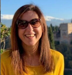 Clienta Nuria M. del Dr. Holguera. Doctor experto en tratamientos capilares Barcelona y PRP capilar